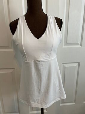 Fabletics Women’s White V-Neck Tank Top